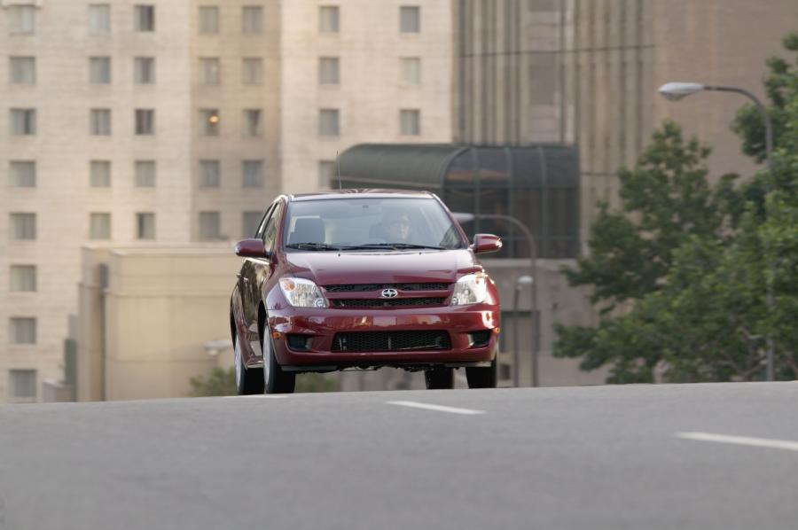  Scion xA 2006 года  (фото 12 из 21)